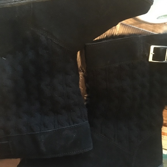 NWT Black Suede & Sheepskin Cable Knit Buckle Bear Paw Candice Boots - Picture 5 of 13